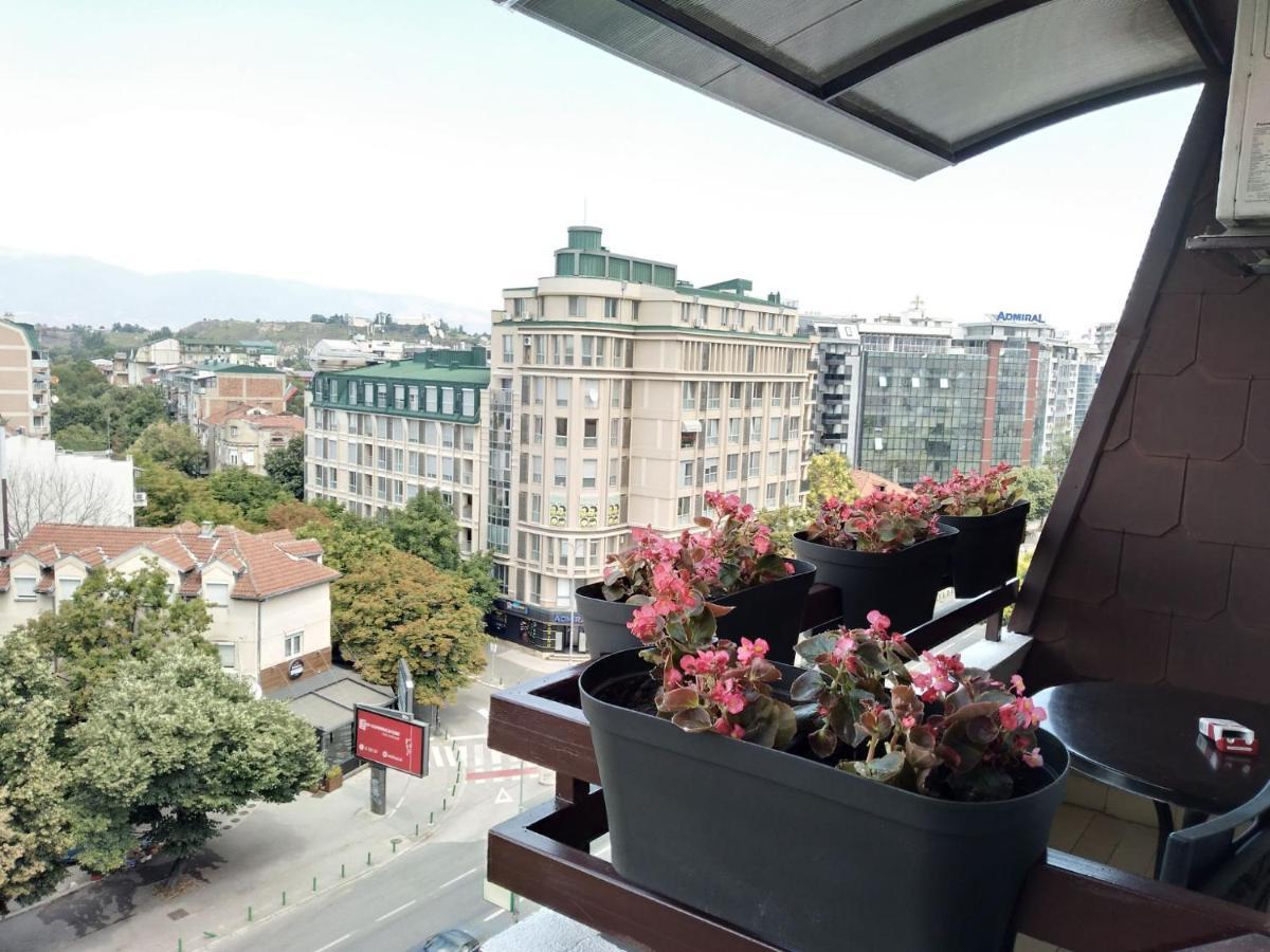 Skopje City Center Red Apartment Экстерьер фото